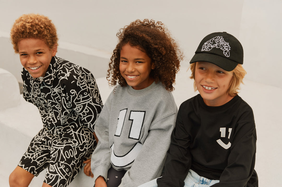 Net Doodle Dark Shorts by Molo