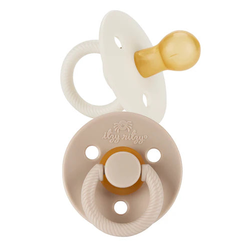 Itzy Soother Set by Itzy Ritzy 