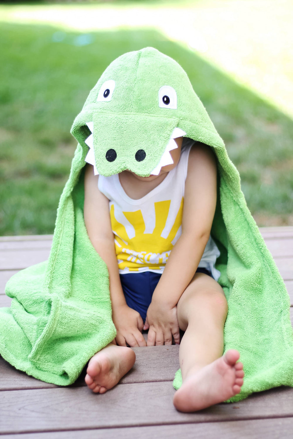 Babesta Alligator Hooded Towel by Yikes Twins