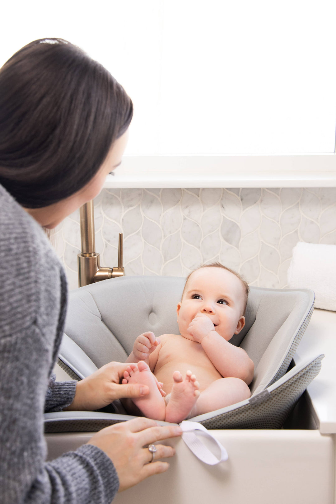 Babesta Gray Stingray Sink Bather by Ubbi