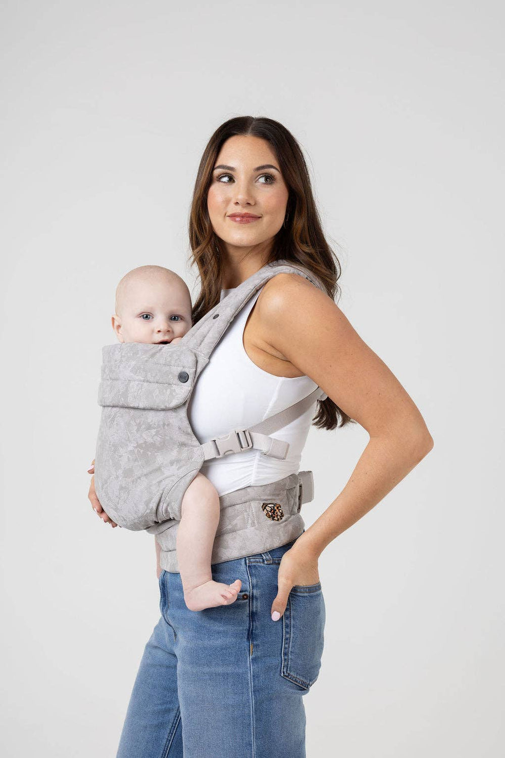 Babesta Monarch Baby Carrier Ashland Camo by Mabē 