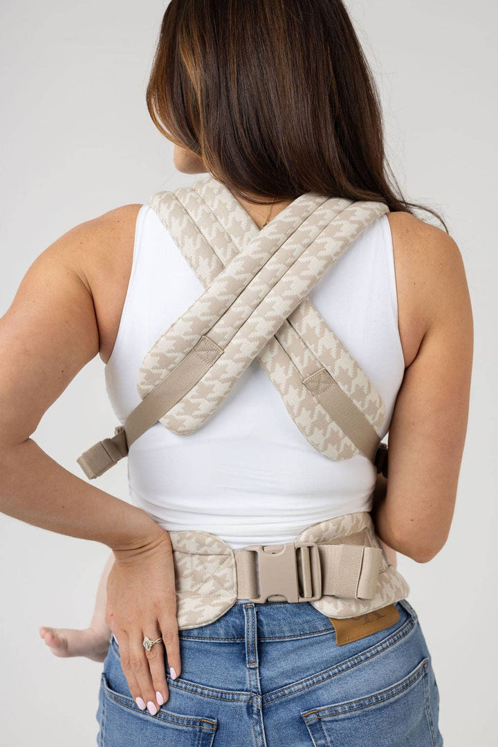 Babesta Monarch Baby Carrier Houndstooth by Mabē