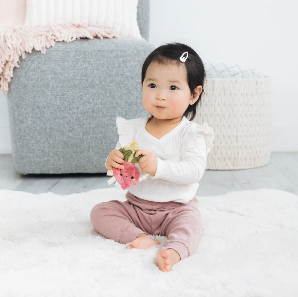 Babesta Turnip Crinkle Teether by Pearhead 