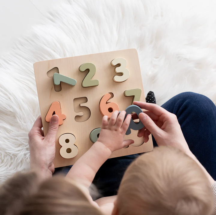 Babesta  Wooden Numbers Puzzle by Pearhead 