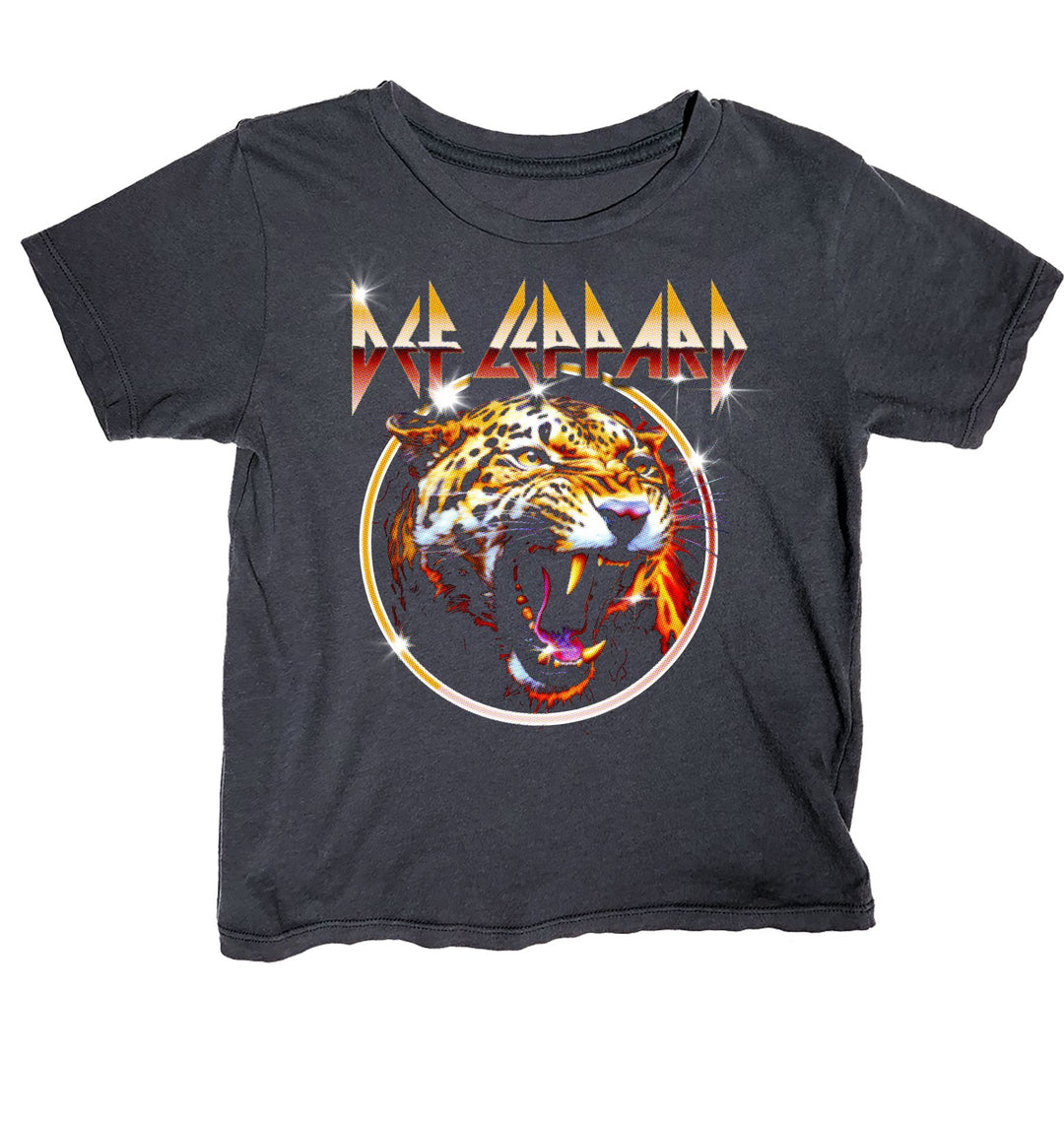 Black t-shirt with Def Leppard logo and panther design on a white background