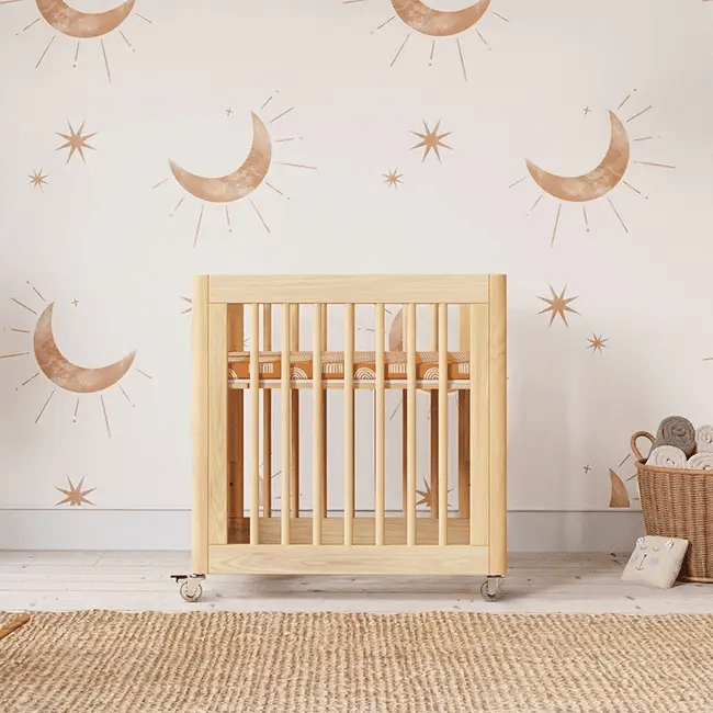 Yuzu 8-in-1 Convertible Crib