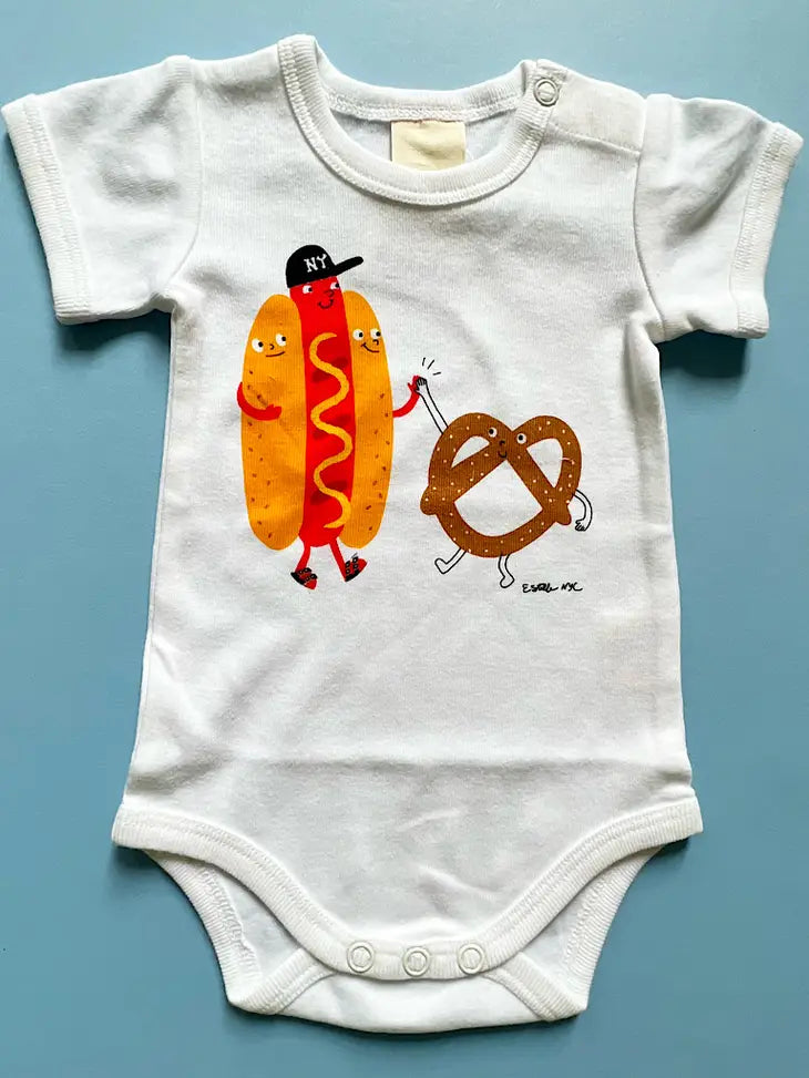 Happy NY Hotdog Pretzel Friends Snaptee - Babesta