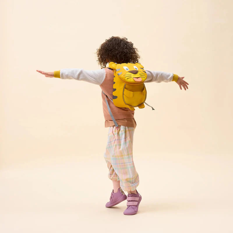 girl with Tiger Backpack - Small Friend by Affenzahn