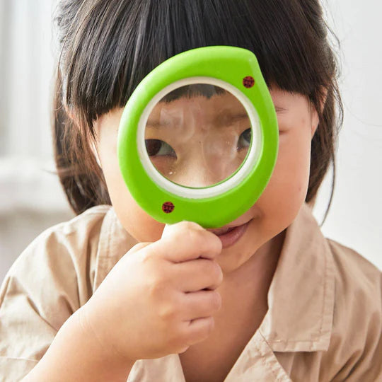 The Leaf Magnifier by PlanToys