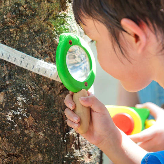 The Leaf Magnifier by PlanToys