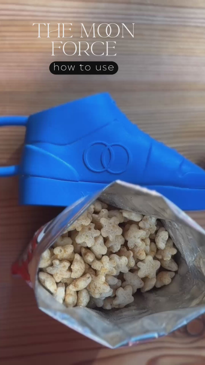 a video showing how to use the Moonfare sneaker snack tote