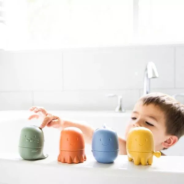 Interchangeable bath toys by Ubbi